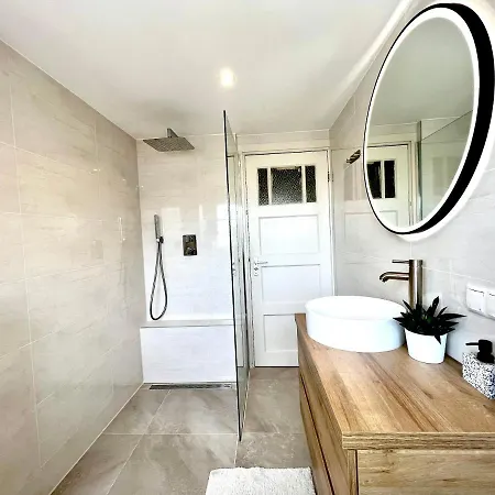 Homestay Stylish, Cozy Homestay